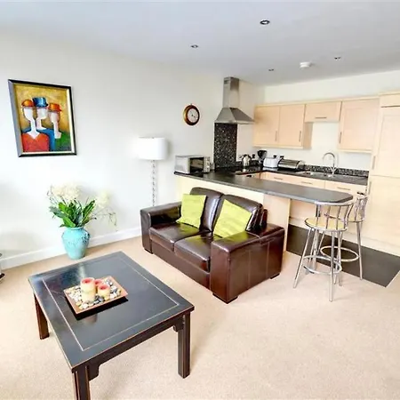 Osprey - Modern In Fab Location - Sleeps Up To 5! * Scarborough