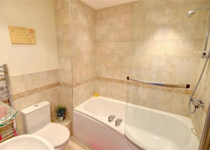 Osprey - Modern In Fab Location - Sleeps Up To 5! Scarborough